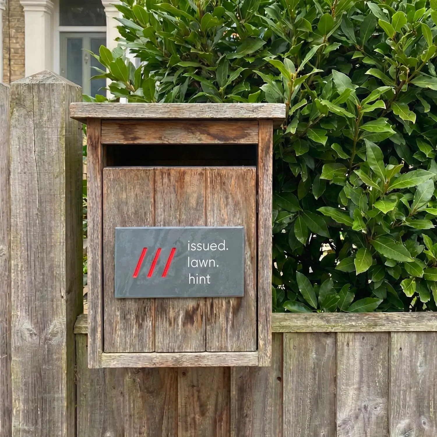 rectangle what3words sign with unique 3 word location address